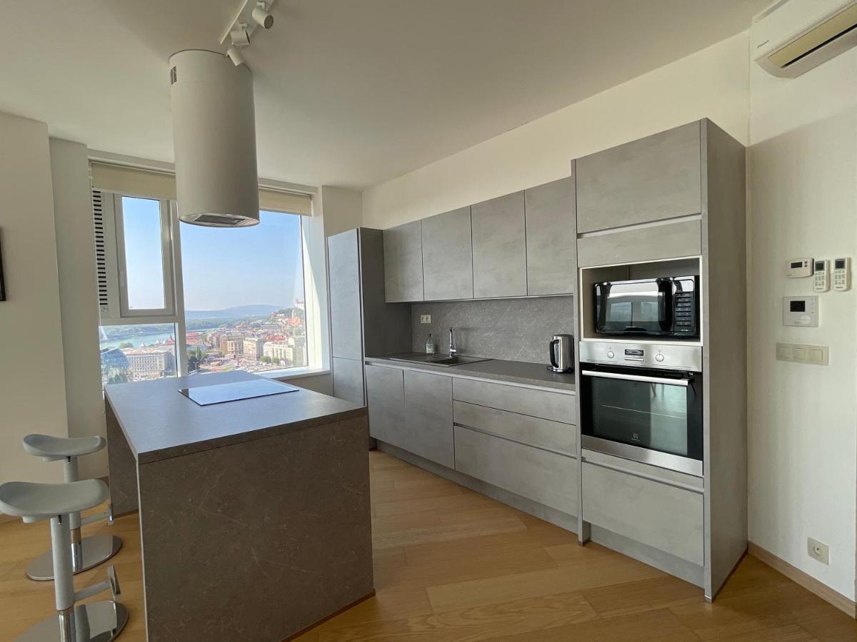 ברטיסלאבה Sag Panorama Apartment 3 Rooms 19Th Floor Great View Free Parking מראה חיצוני תמונה