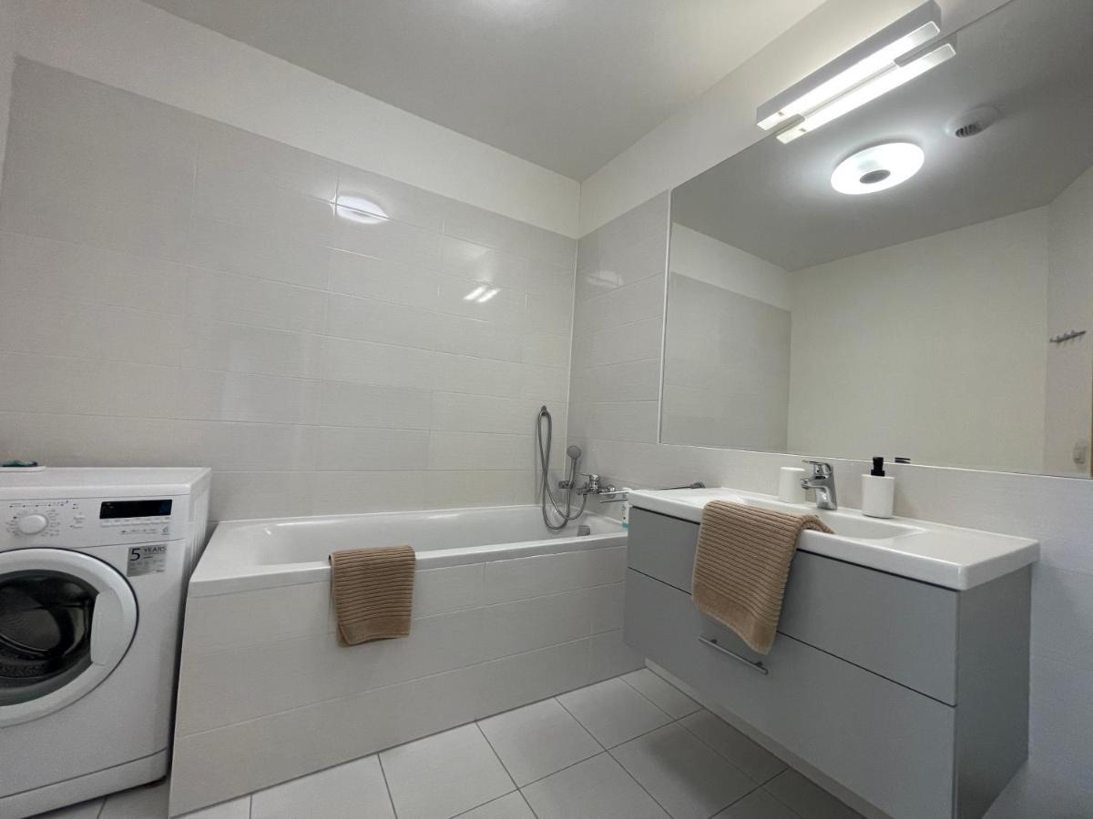 ברטיסלאבה Sag Panorama Apartment 3 Rooms 19Th Floor Great View Free Parking מראה חיצוני תמונה